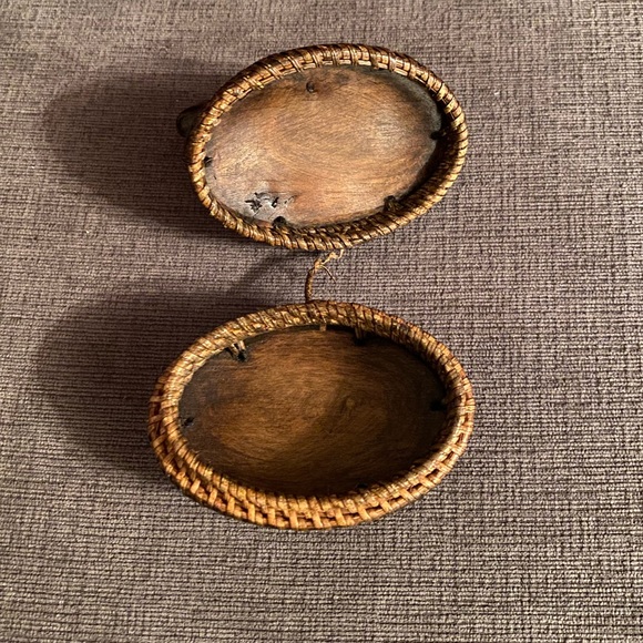 Vintage Indonesian Lombok Hand Carved Frog Woven Bamboo Lid Basket Trinket Box - Picture 8 of 12